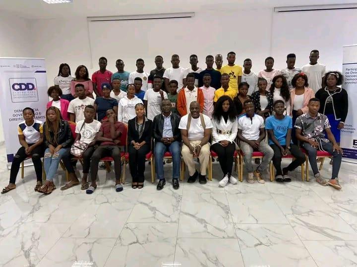 Núcleo feminino; Fortalecimento de cidadania e democracia através do desporto(Jovens FADM  Jovens da